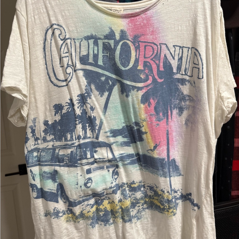 NWOT Magnolia Pearl Cream California Boyfriend Tee